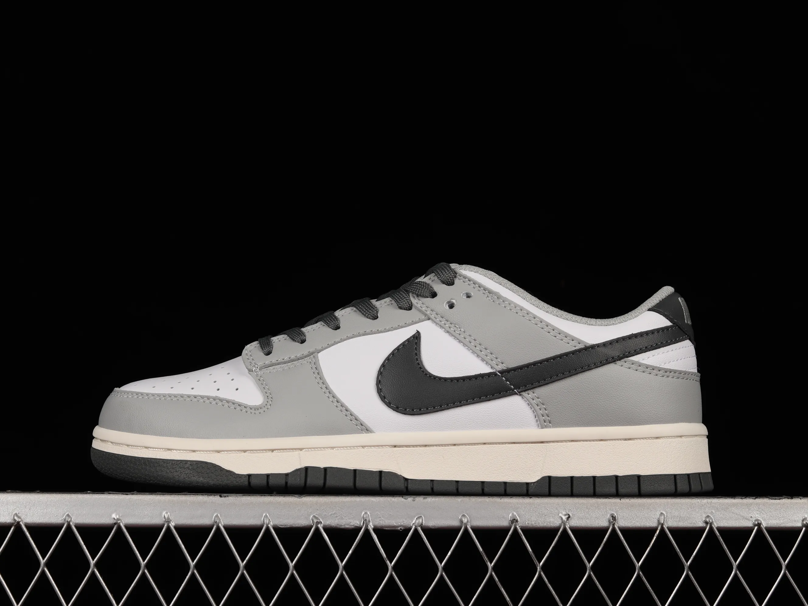 All categories Nk SB Dunk series Nk SB Dunk Low low-top sneakers F version special price Nk Dunk Low "Light Smoke Grey" white gray SB low-top sports and leisure sneakers DD1503-117